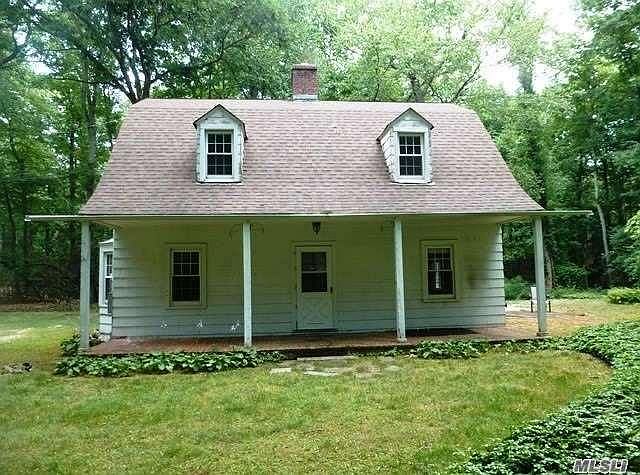 carriage house formerly on estate of Henry James