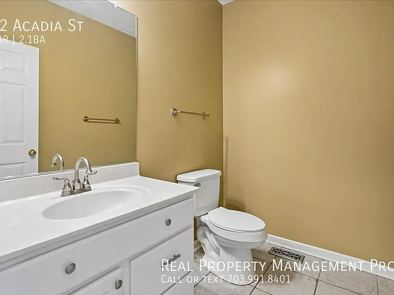 52 Acadia St — Photo 11