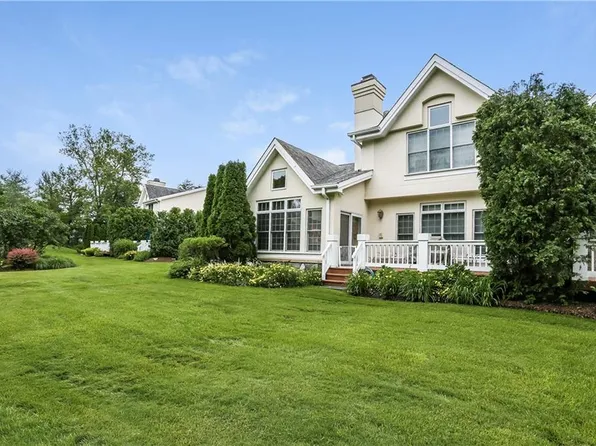 5 Doral Greens Dr E, Rye Brook, NY 10573