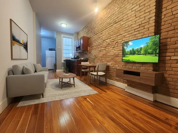 848 Hart Street image 2 of 15