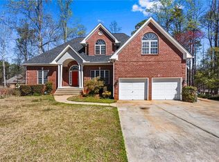 525 James Lee Dr, Suwanee, GA 30024