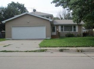 407 E 20th St, Grand Island, NE 68801