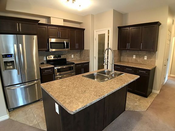 3rd image of 113 Fontaine Cres #103