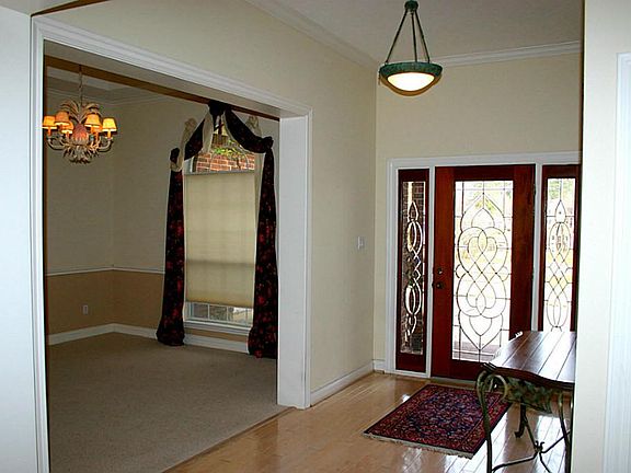 5th image of 121 Lakeside Dr