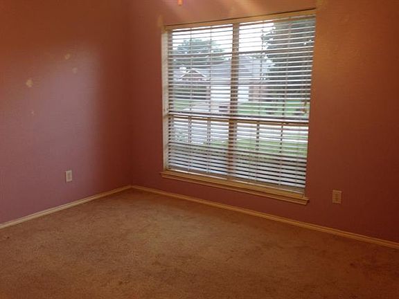 4th image of 4720 Barnhill Ln