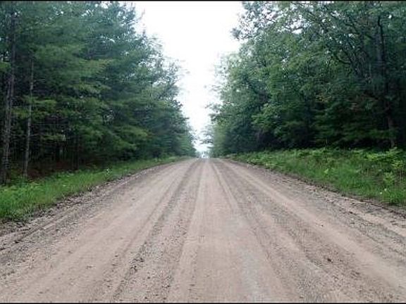 Exterior Neighborhood (street photo)