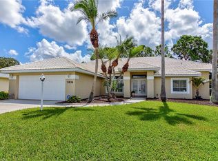 5834 Carriage Dr, Sarasota, FL 34243