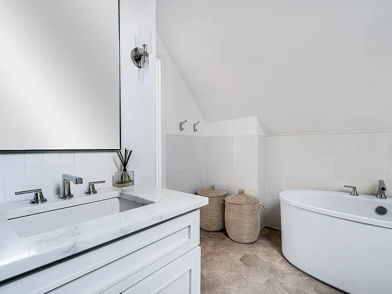 65 Lincoln Ave — Photo 15
