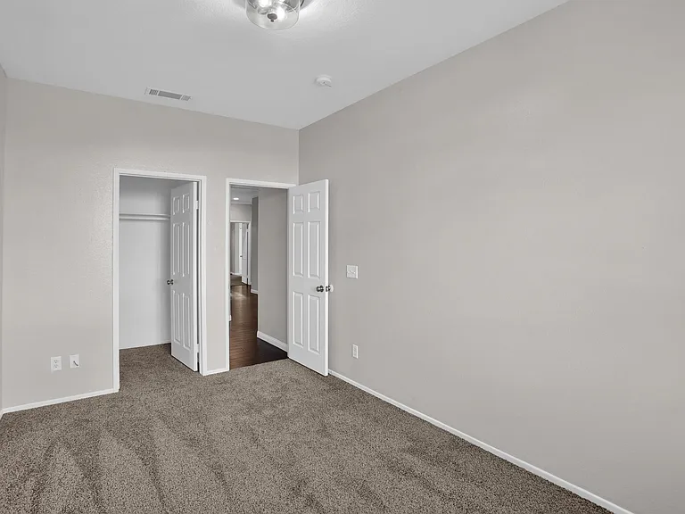 409 Sutro Ct — Photo 16