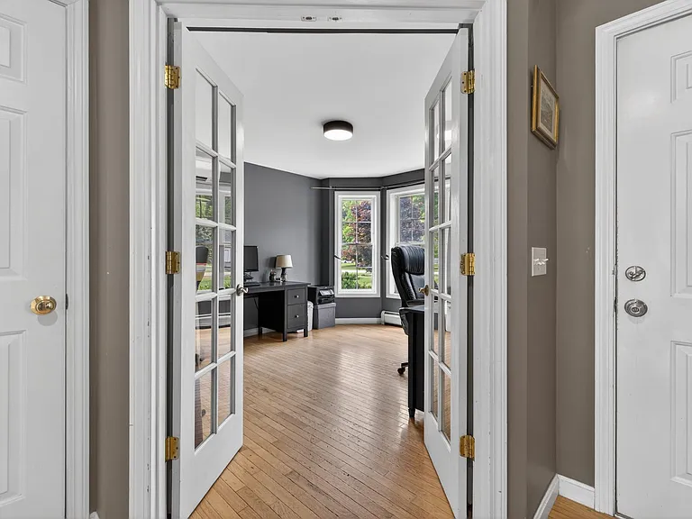 9 Stephen Dr — Photo 18