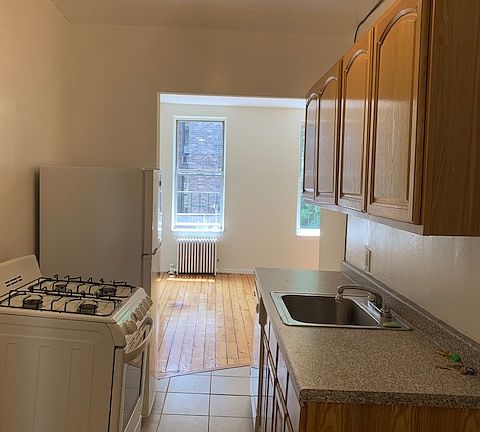 4th image of 244 W 16th St APT 3RE