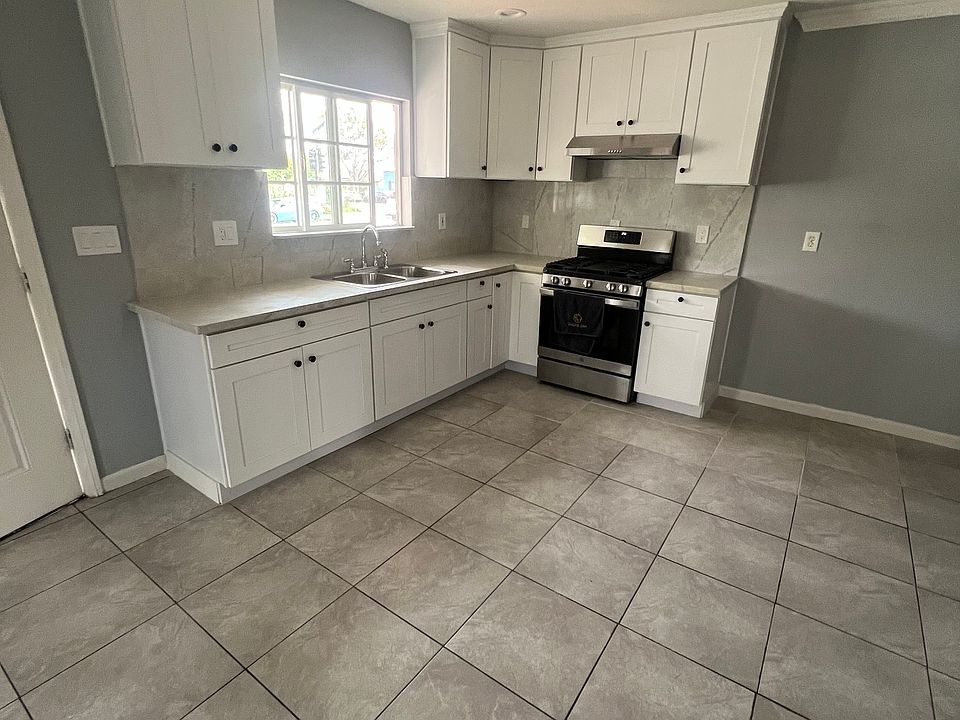 2nd image of 4204-4216 35th St