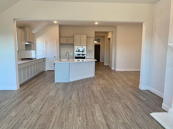 5th image of 2902 Winchester Ave