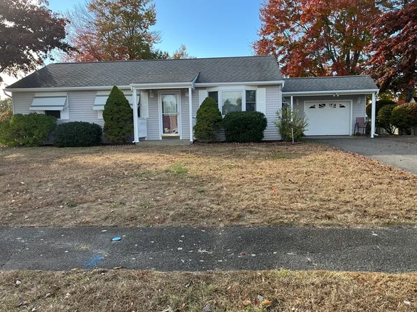 17 Giffin Pl, Feeding Hills, MA 01030