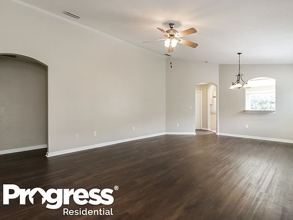 3rd image of 1406 Marsh Wood Dr