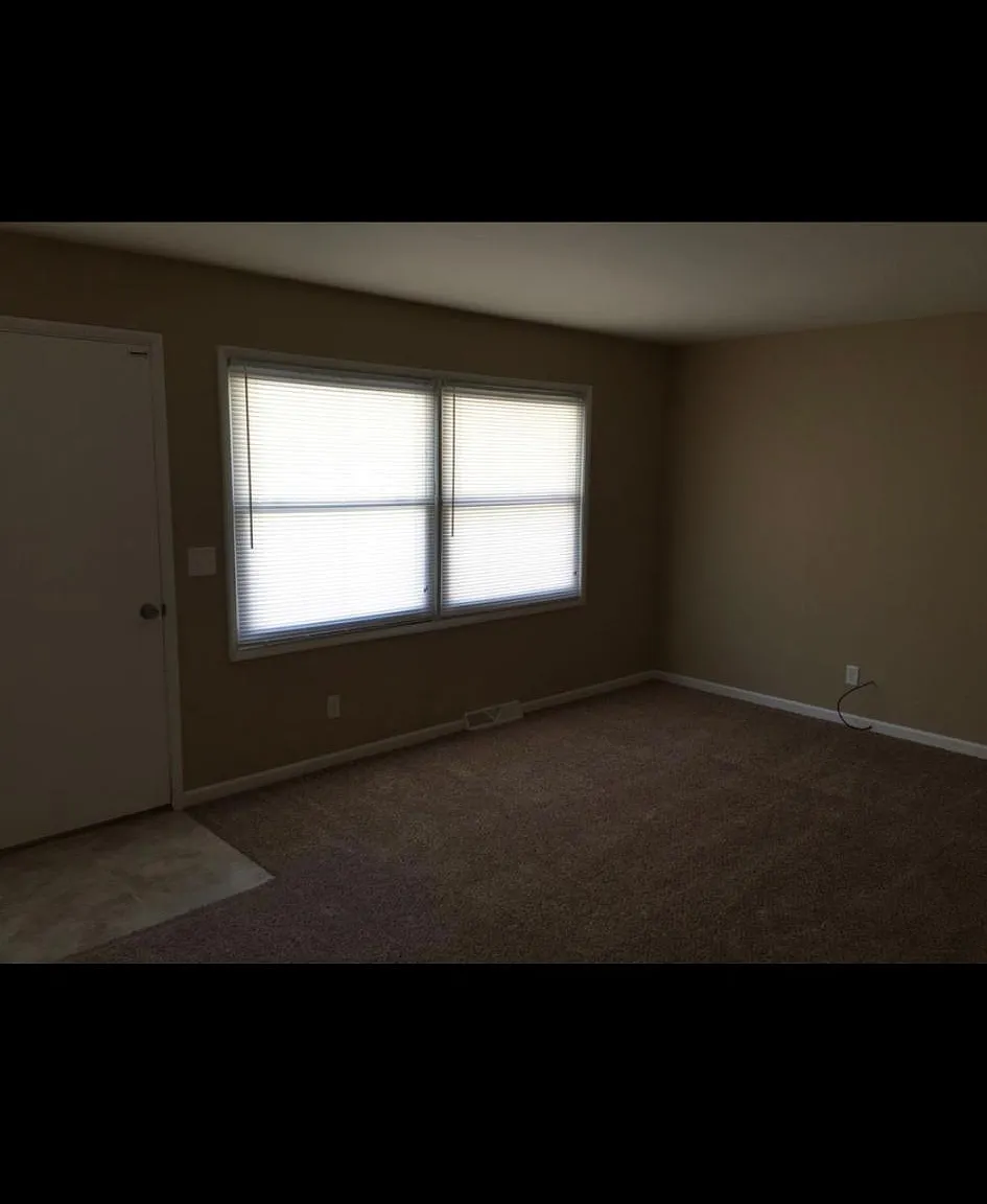 2339 Clyde St — Photo 1