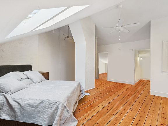 2nd image of 44 Livingston St #3