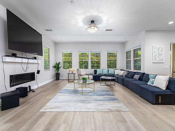 2nd image of 60 Gainsboro