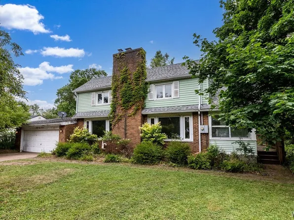 1065 W River Rd, Grand Island, NY 14072