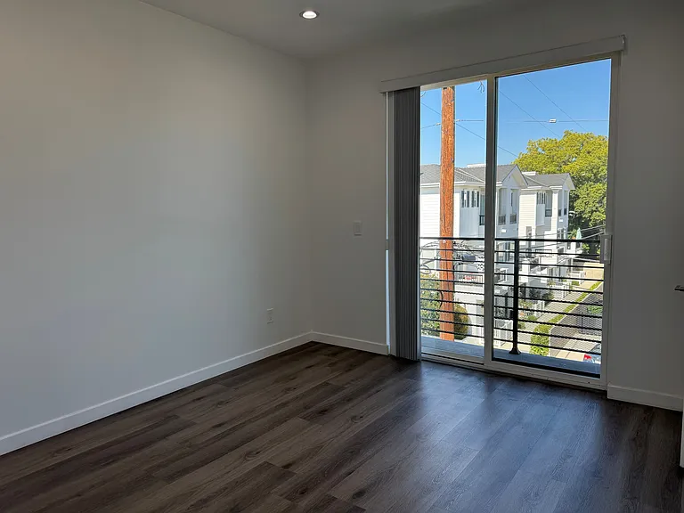 4827.5 Cleon Ave #4827.5 — Photo 14