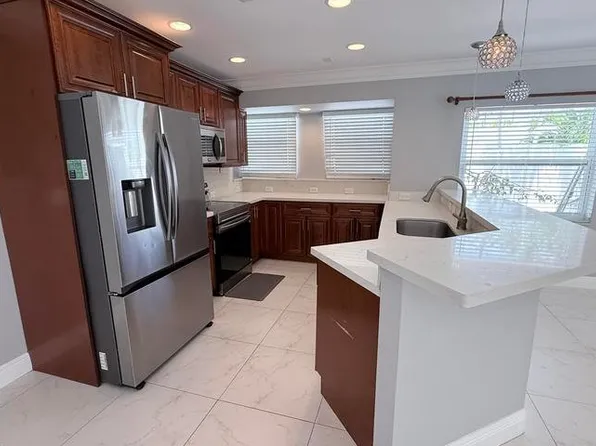 1110 SE 9th Ave, Pompano Beach, FL 33060