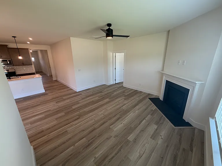 3796 Hawks Creek Dr — Photo 15