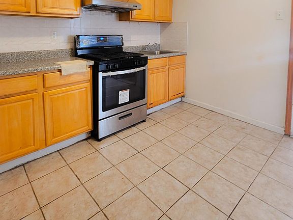 3rd image of 1049 59th St #2