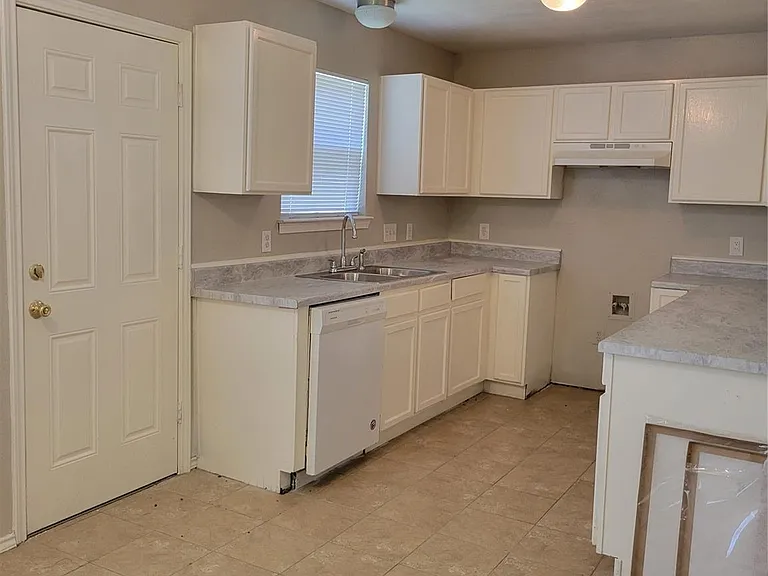 6055 Green Heather Ln — Photo 8