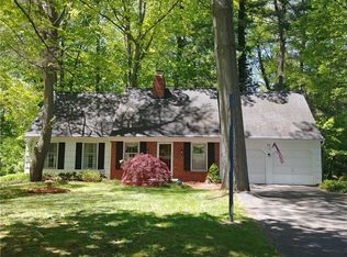 35 Pine Knoll Dr, Rochester, NY 14624