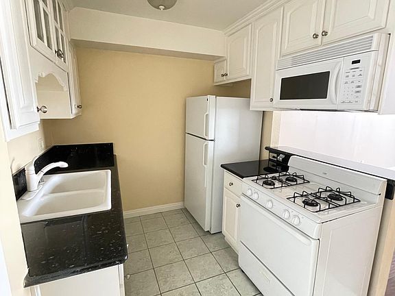 2nd image of 1800 Camden Ave #T3