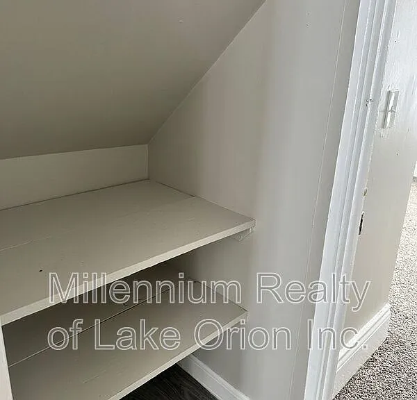 734 W Oregon St #1 — Photo 10