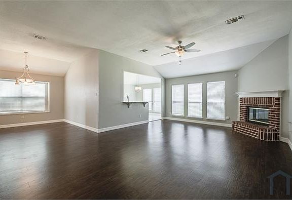 3rd image of 1613 Windcastle Dr