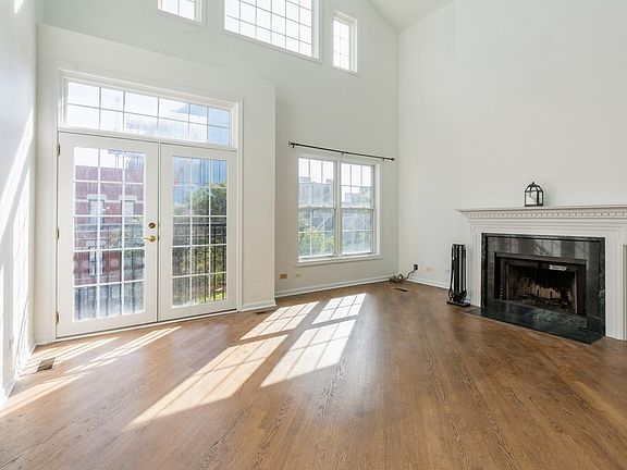 3rd image of 3052 N Sheffield Ave #3