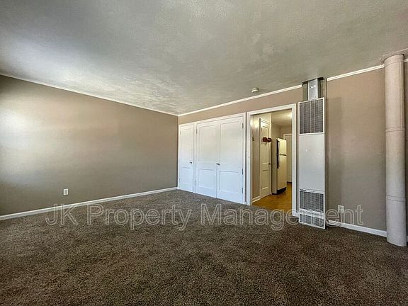 4th image of 208 9th St N