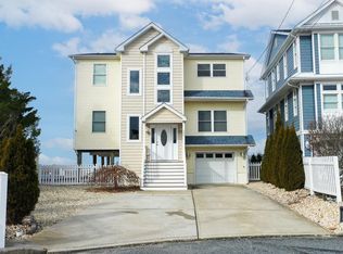 25 W Schuylkill Dr, Tuckerton, NJ 08087