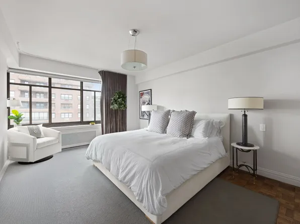 715 Park Avenue image 9 of 11