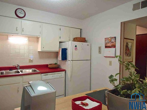 4th image of 1317 N Seneca St #305
