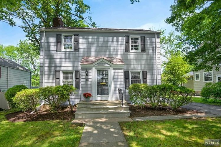1st image of 70 Linden Ave