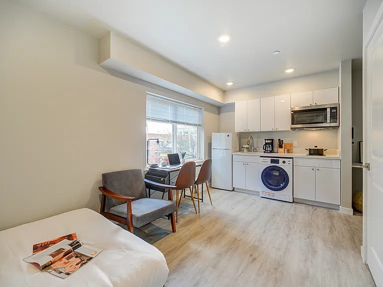 Ace Apartments — Photo 33