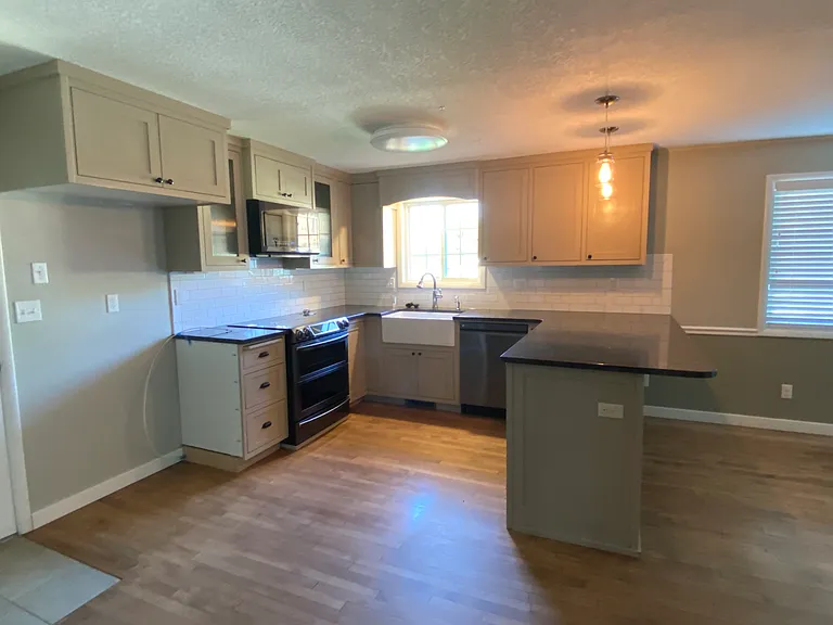 6880 S Cloverdale Rd — Photo 3