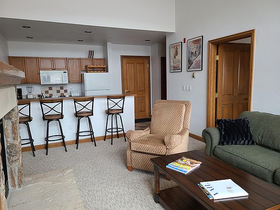 4th image of 240 Chapel Pl #327