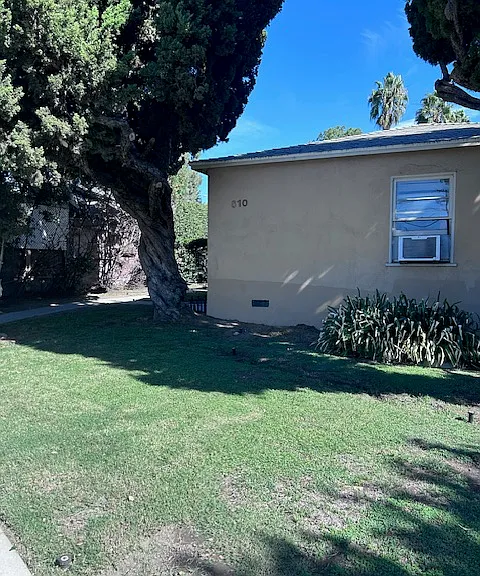 610 S Main St #B — Photo 1