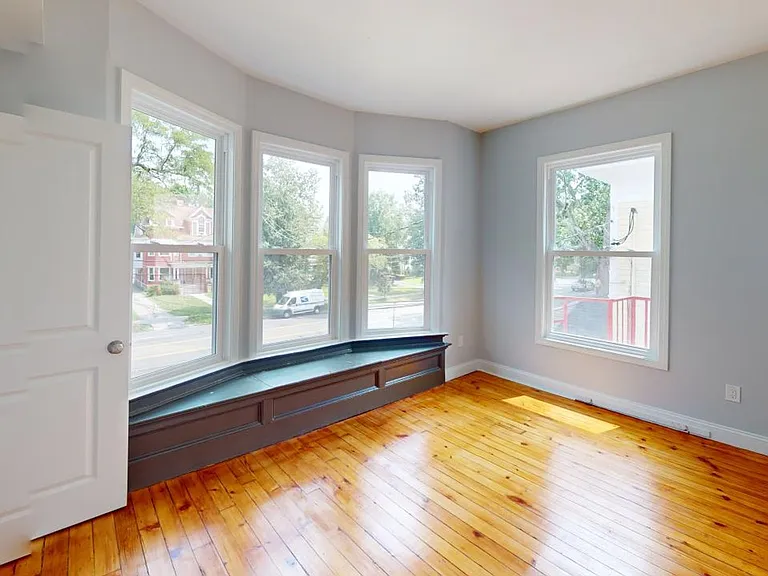 544 Whitney Ave — Photo 28