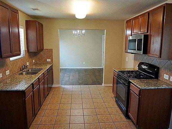 3rd image of 8423 Lemongrass Ave