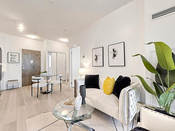 4th image of 33 Bay St #3305