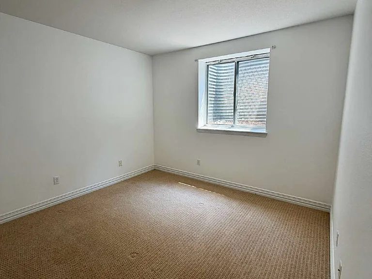 1011 S Valentia St #104 — Photo 19