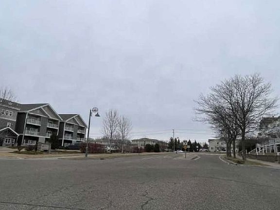 Exterior Neighborhood (street photo)