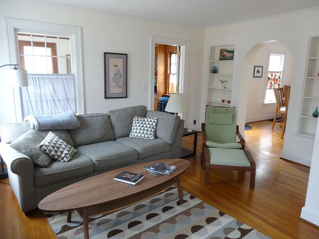 2 bed, 1250 sqft, $1,700 — Photo 2