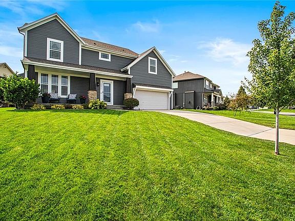 3rd image of 10234 Theden Cir