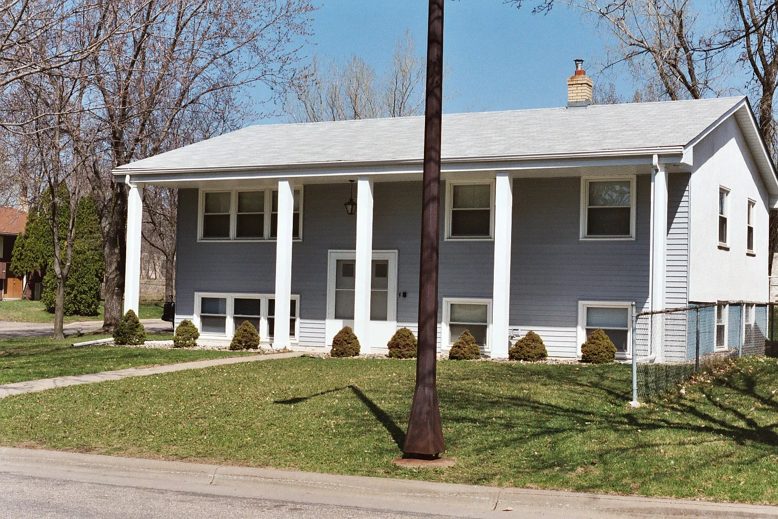 2 bed, 800 sqft, $1,200 — Photo 1